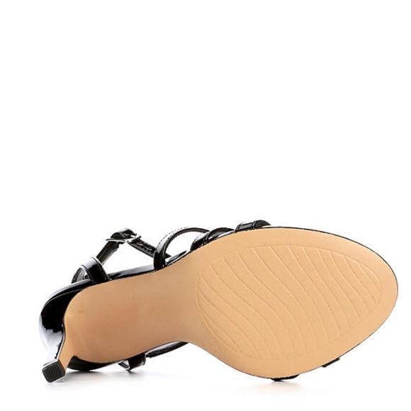 Escarpins Michael Shannon – Taille US 7.5, Couleur Argent, Bride Cheville – Occasion, Style Slingback, Talon Moyen, Cuir